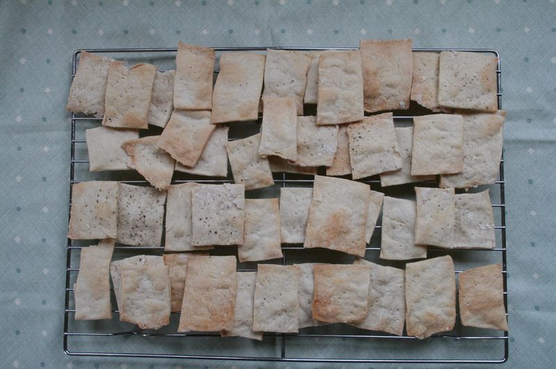 Water crackers 1